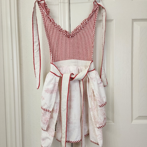 UNAVAILABLE **SET** Retro Cutie Toile Kitchen Apron & Matching Towel - Picture 6 of 15
